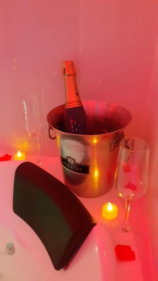 Le Bijou Appartement Avec Jacuzzi Et Sauna Privatif Terrasse Plein Sud Clim Parking Privatif Bandol Bagian luar foto