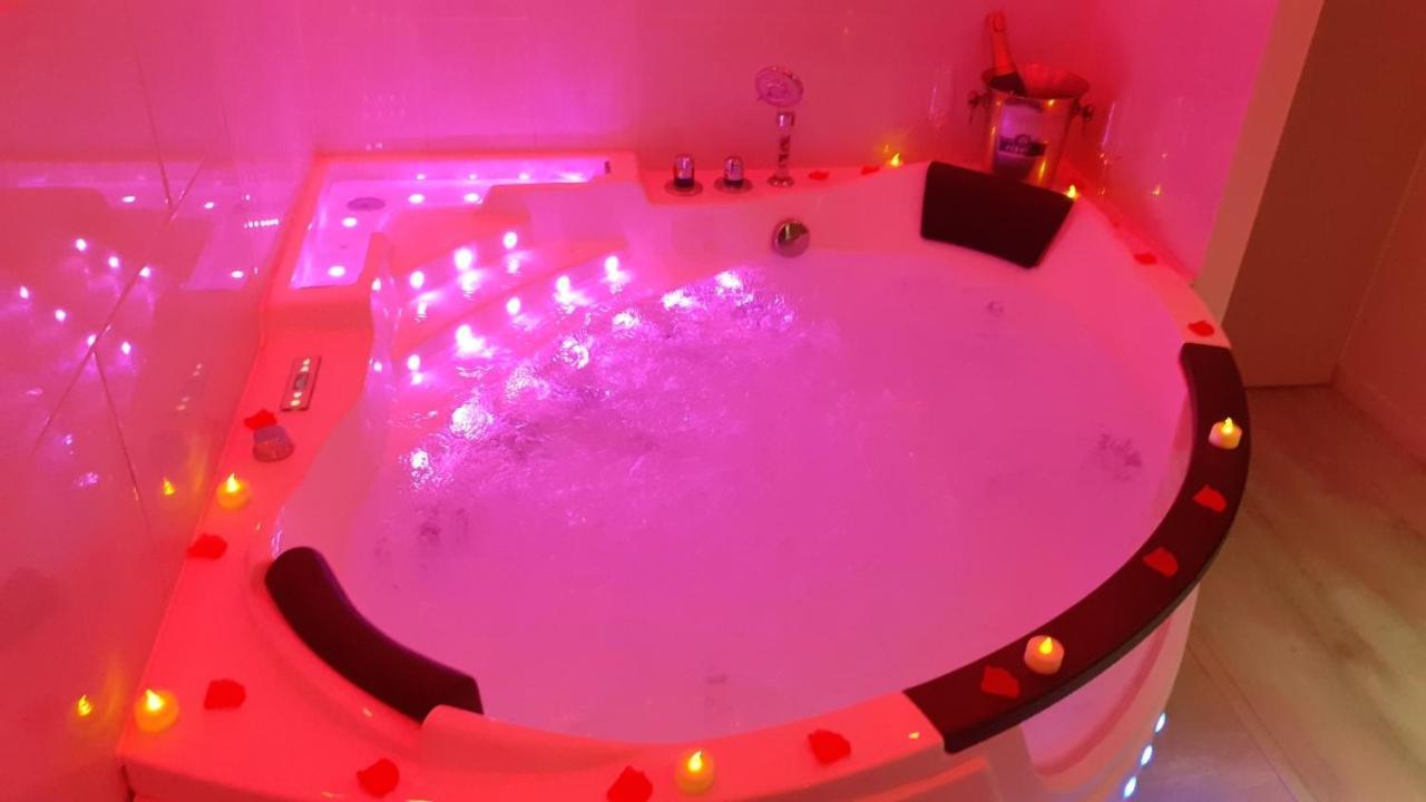 Le Bijou Appartement Avec Jacuzzi Et Sauna Privatif Terrasse Plein Sud Clim Parking Privatif Bandol Bagian luar foto